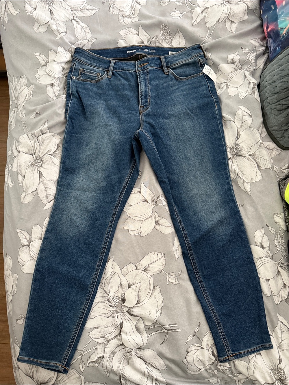 Old Navy Women's Skinny Jeans - Medium Blue Wash